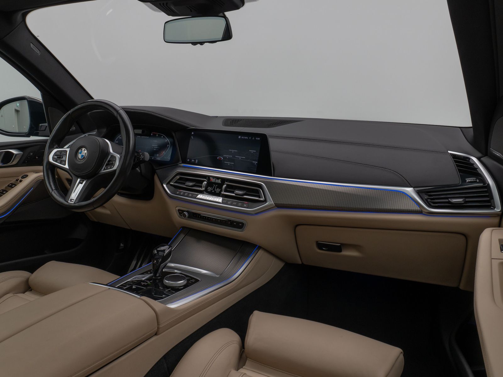 Fahrzeugabbildung BMW X5 M50d Panoram Laser 360°HUD DAB H/K AHK DisplK