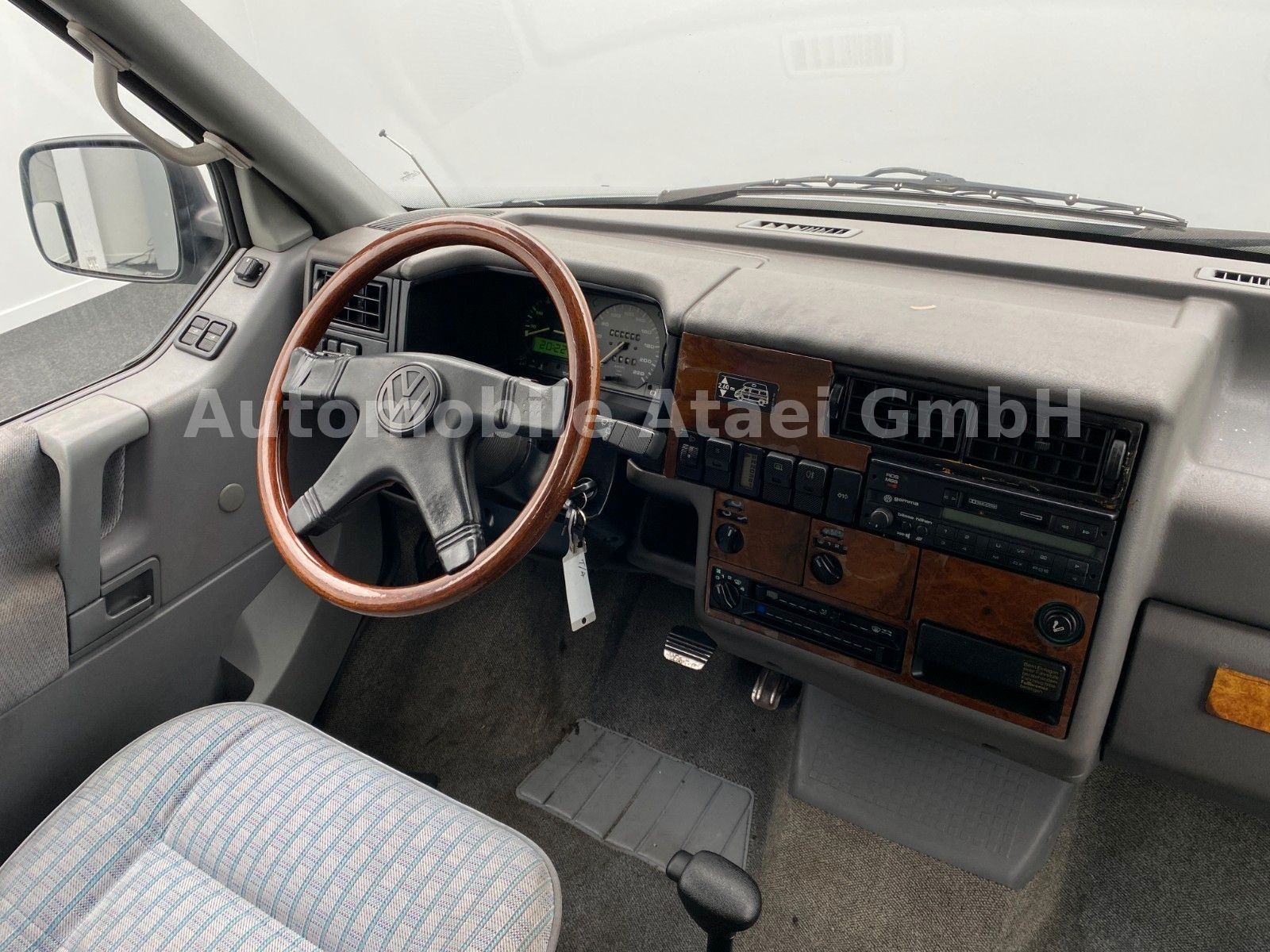 Fahrzeugabbildung Volkswagen T4 *California* Benzin Automatik KÜCHE (1687)