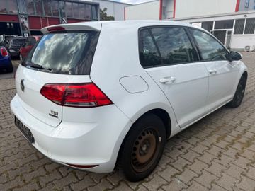 Volkswagen Golf - 6