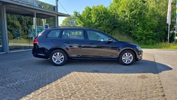 Volkswagen Golf - 6