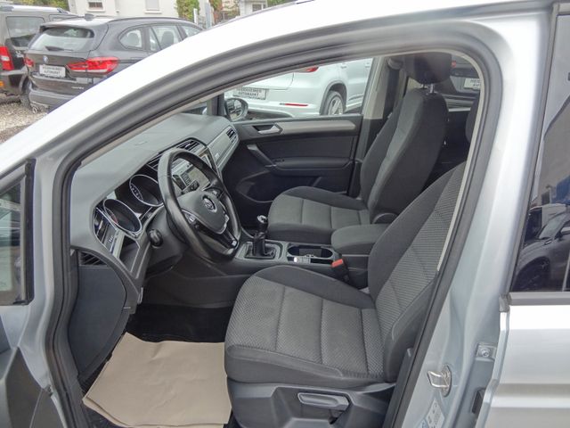 Fahrzeugabbildung Volkswagen Touran Comfortline/7-Sitz/150PS/AHK/Navi/
