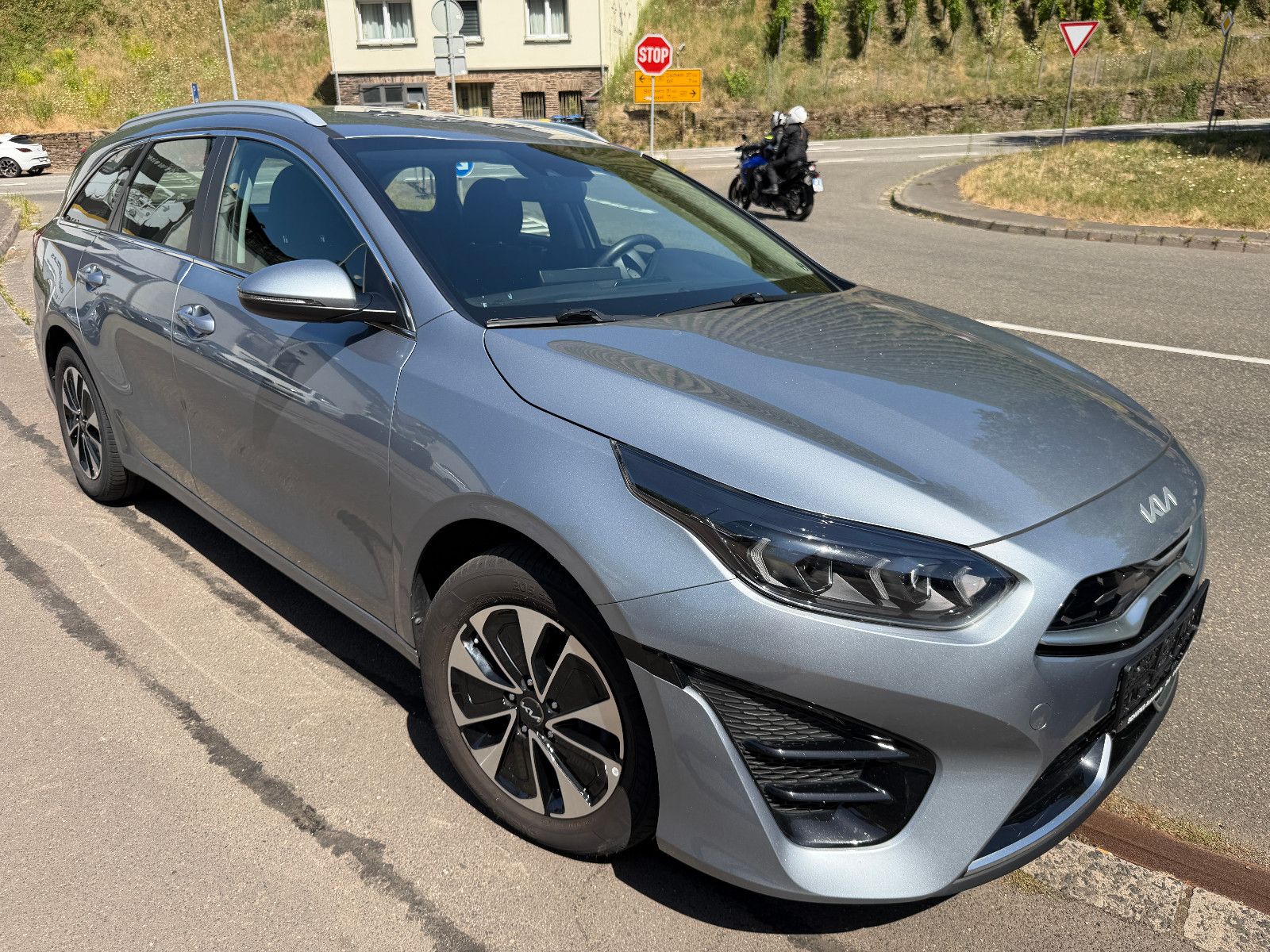 Kia Ceed SW 1.6 GDI DCT OPF Plug-in-Hybrid Vision imagem 3