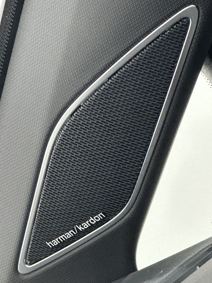 Fahrzeugabbildung Volkswagen Golf Variant R-Line NAV+IQ.LIGHT+PANO+ACC+17ZOLL