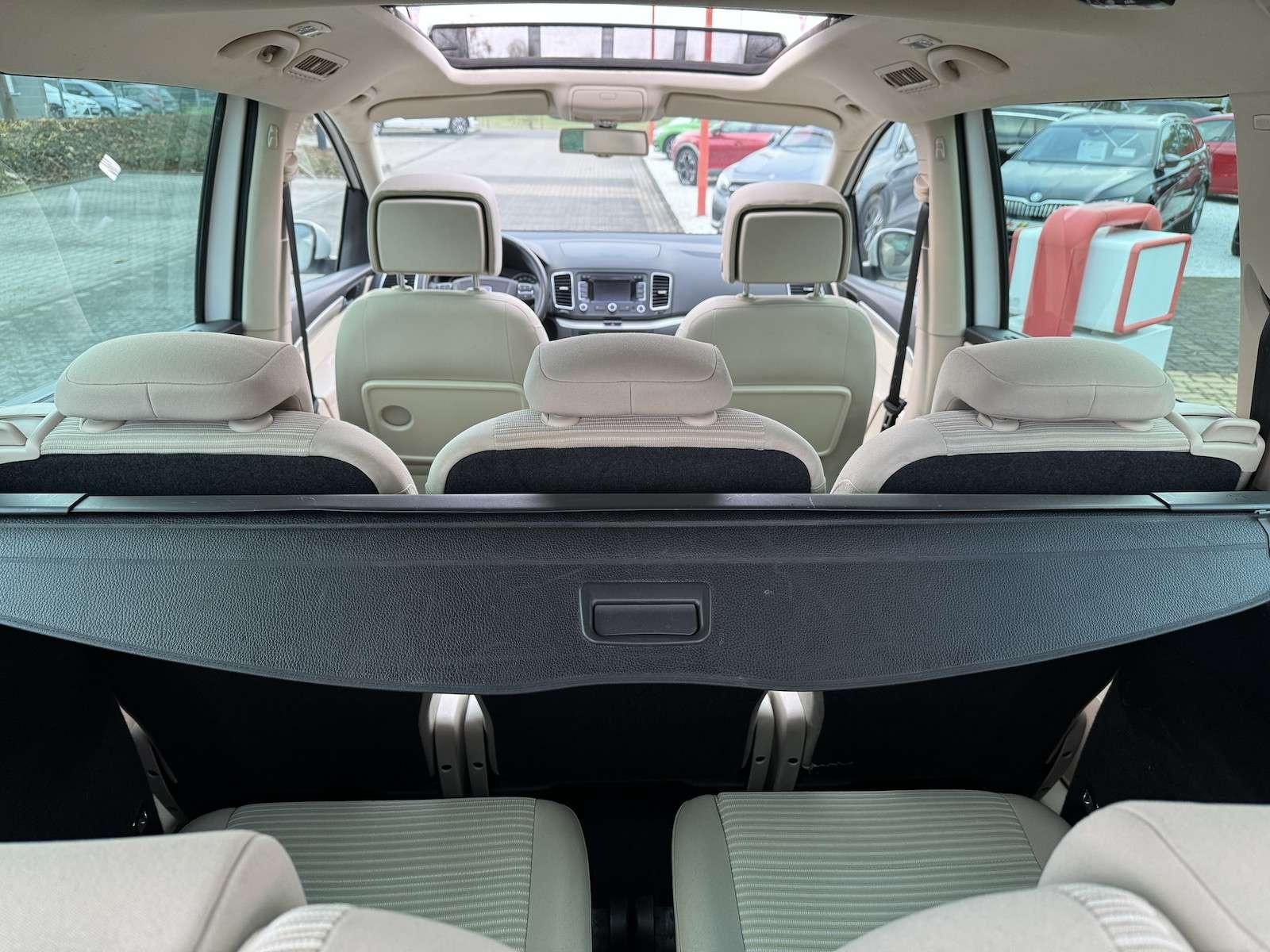 Fahrzeugabbildung SEAT Alhambra 7 Sitzer/Xenon/Navi/DAB/Pano/StandHz...