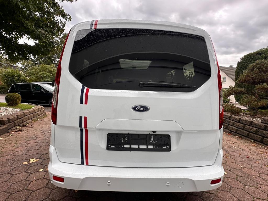 Ford Grand Tourneo