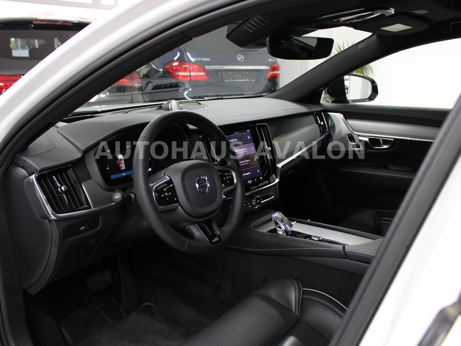 Volvo V90 AWD*Ultimate Dark*R-Design~B&W®~PANO~FOUR-C foto 17