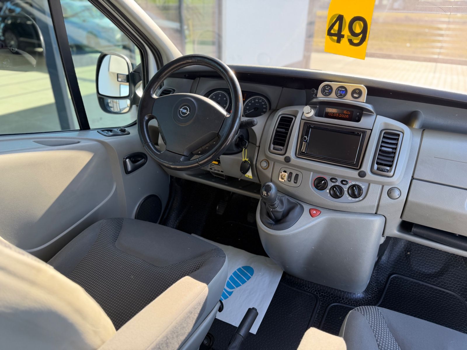 Vivaro Kombi  L1H1 2,7t 2.5 CDTI Klima