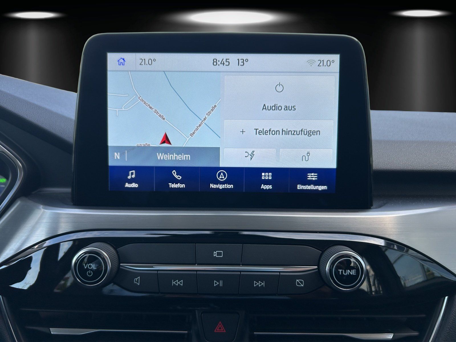Fahrzeugabbildung Ford Kuga Titanium X PHEV HUD Navi digitales Cockpit
