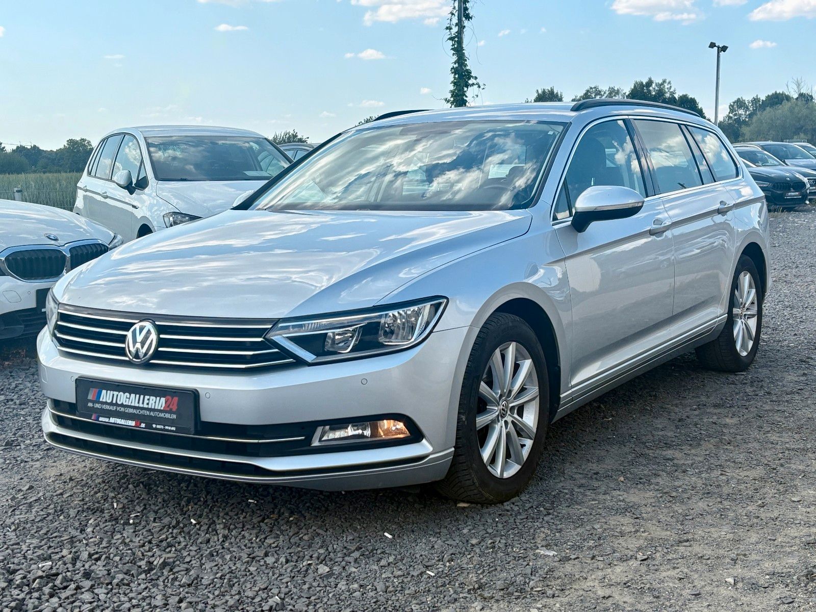 Fahrzeugabbildung Volkswagen Passat Variant 2.0 TDI DSG Navi ACC SPORTSITZE