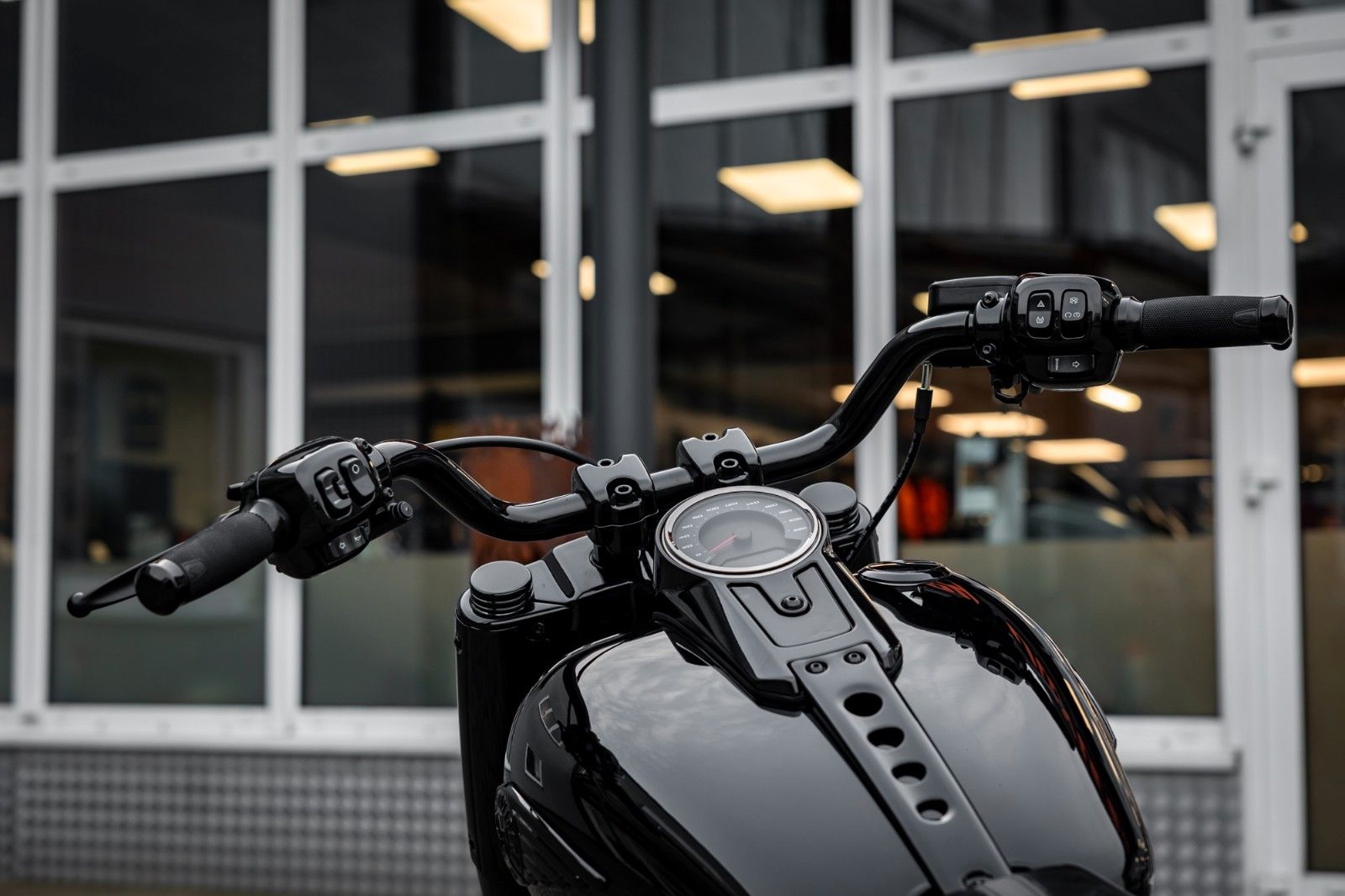 Fahrzeugabbildung Harley-Davidson DARK BOY FLFBS BLACK 117 MY25-H-D Kiel Custom