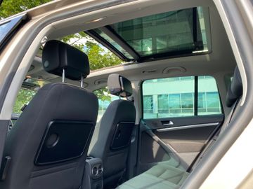 Volkswagen Tiguan - 10