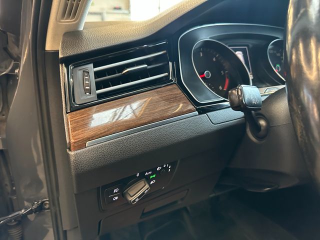 Volkswagen Passat *AHK*SZHZ*PANO*ACC*NAVI*