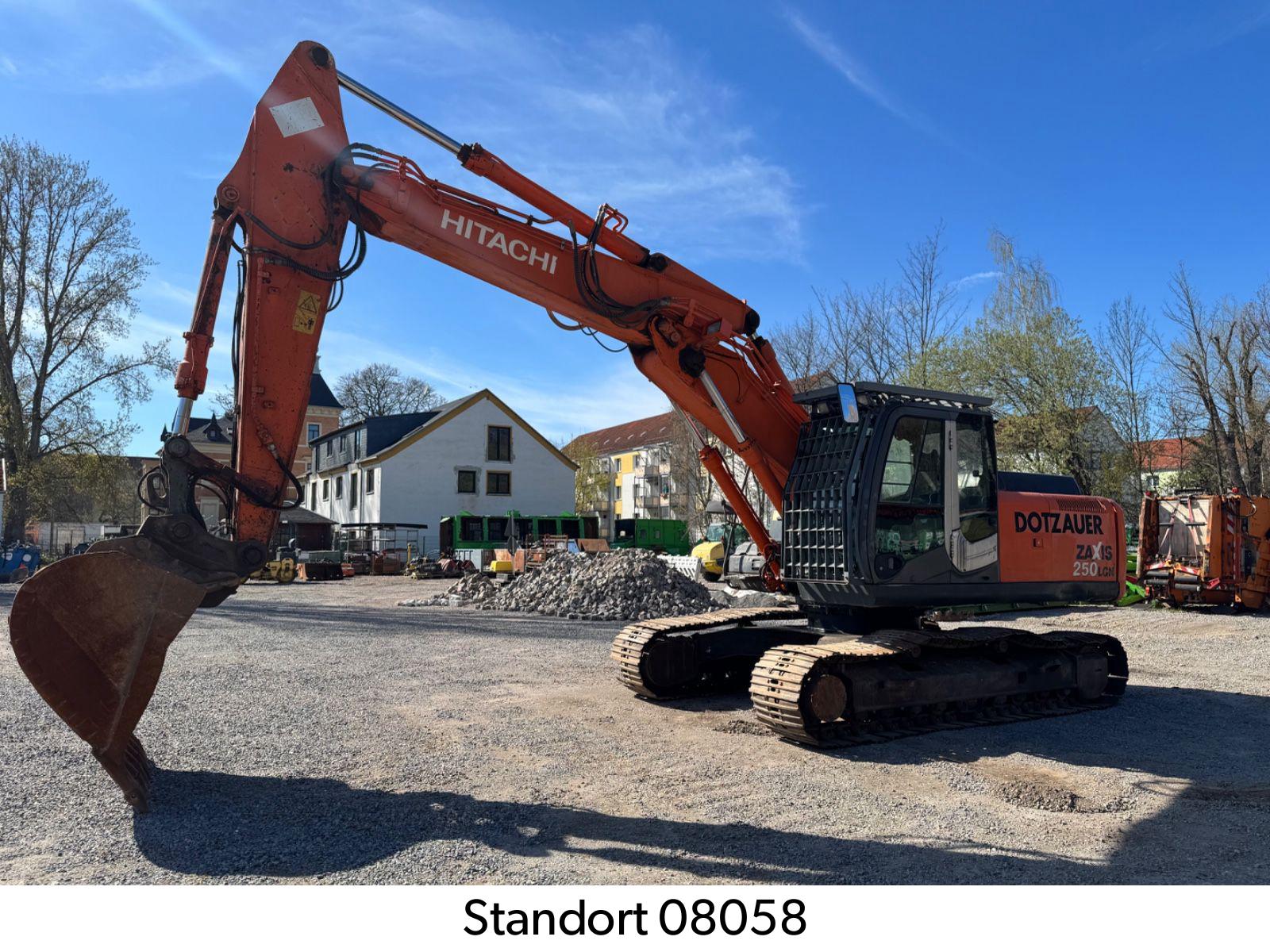 Hitachi ZX 250LCN-3 / OilQuick Q70/55,