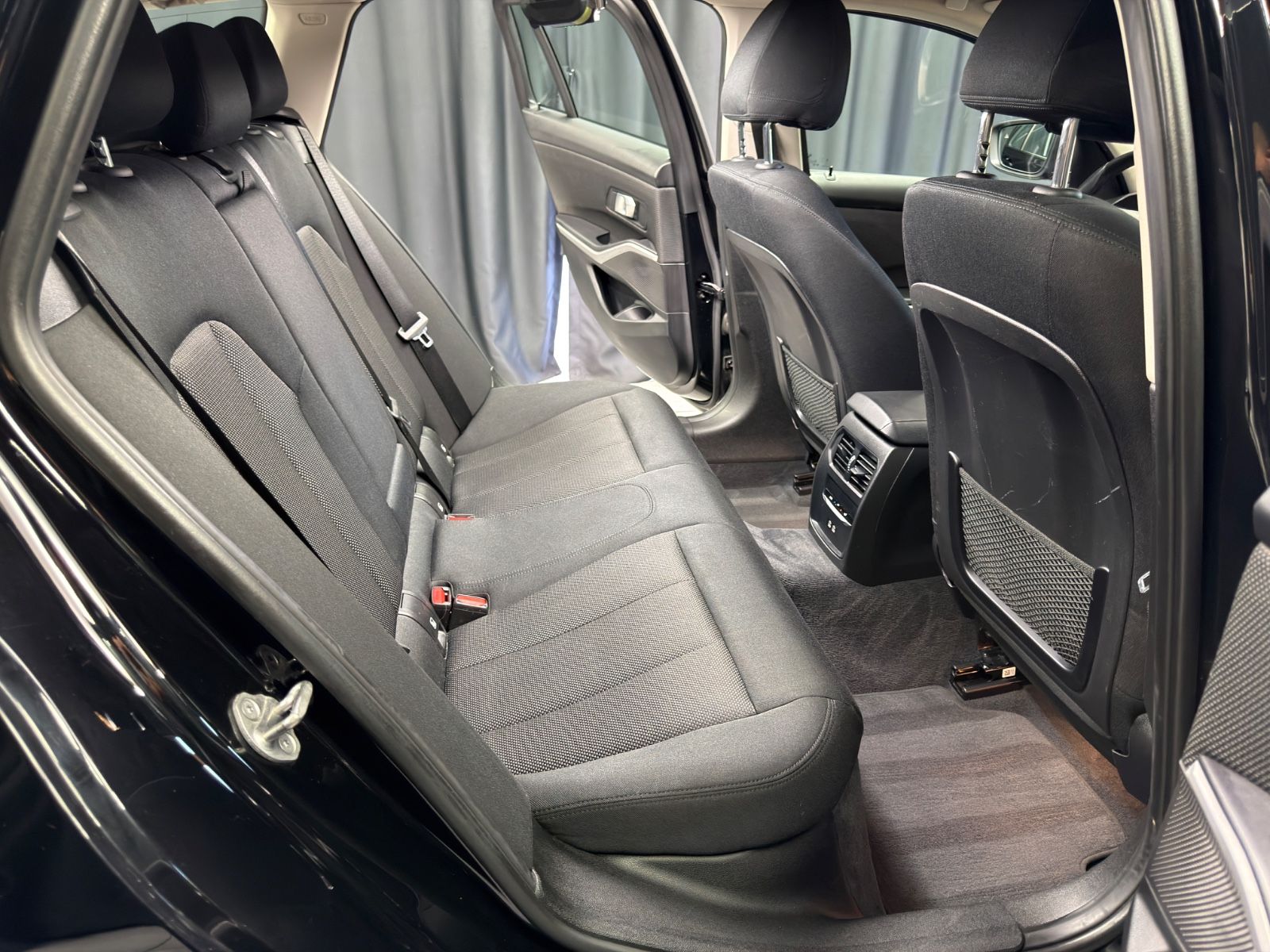 Fahrzeugabbildung BMW 320d xDrive Touring Advantage|NAVI|AHK|LED|