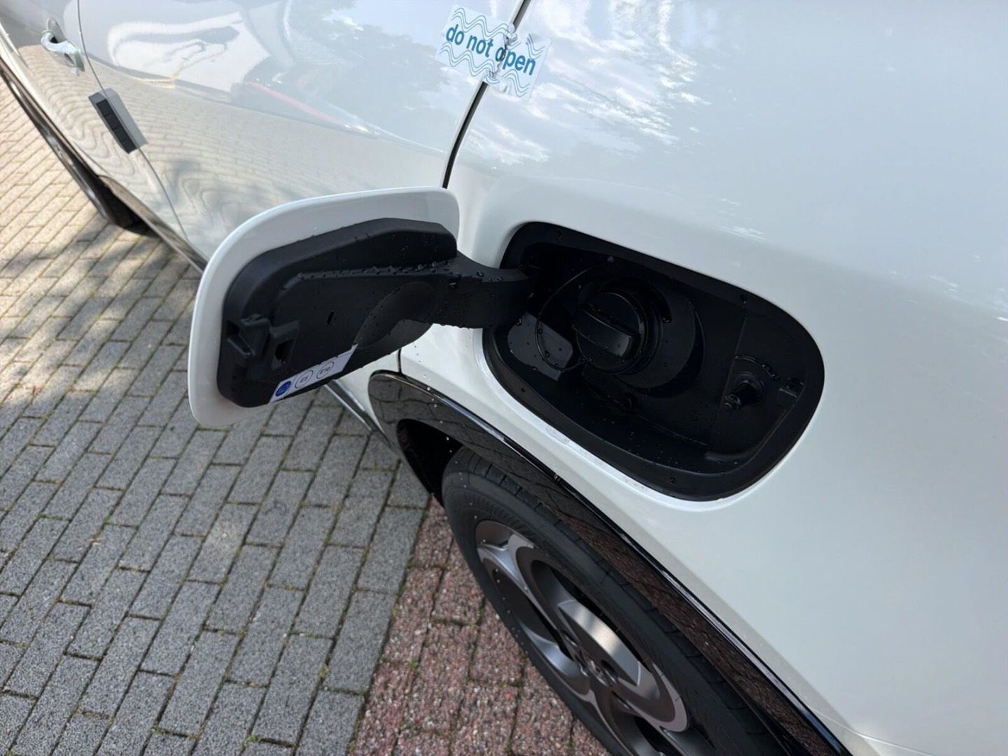 Fahrzeugabbildung Alfa Romeo Junior Ibrida Sport Speciale 1,2 VGT 107kW MY26