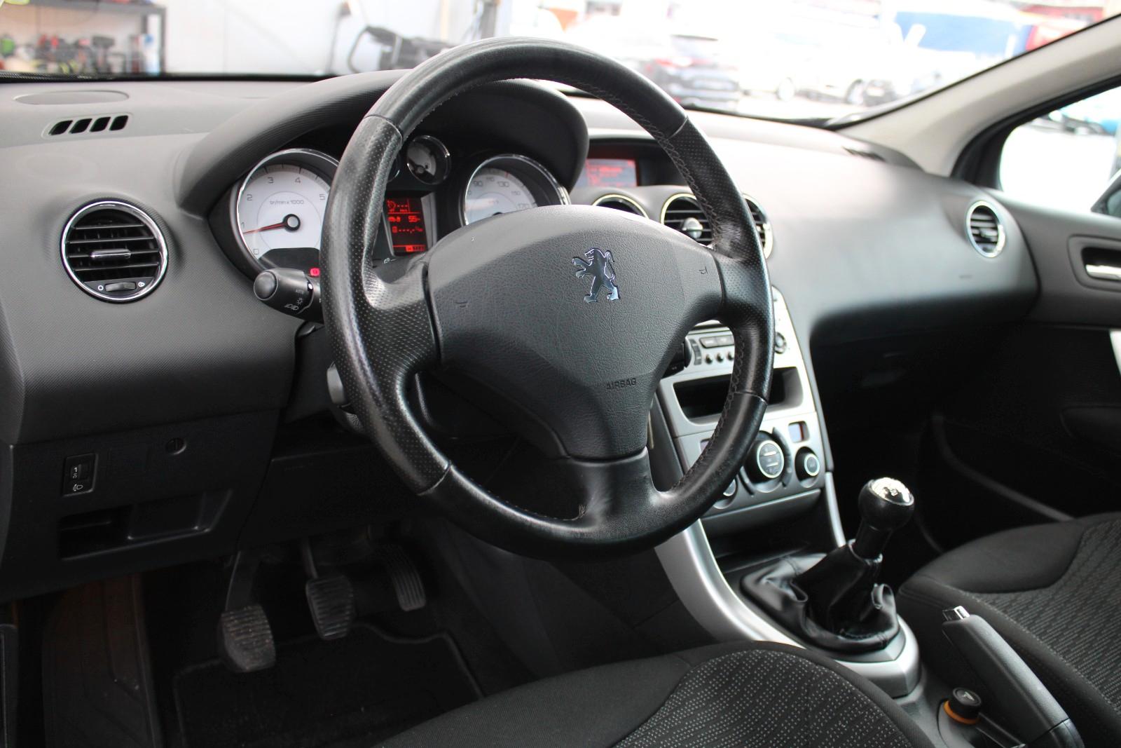 Peugeot 308 2008 — photo 11