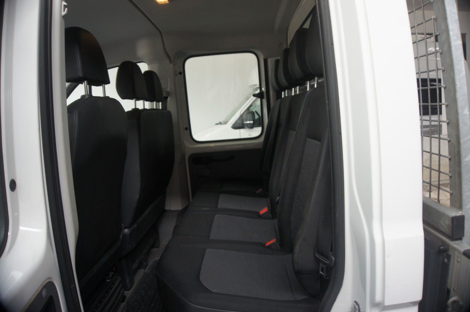 Fahrzeugabbildung Volkswagen Crafter Pritsche Pritsche 35 DOKA KLIMA AHK