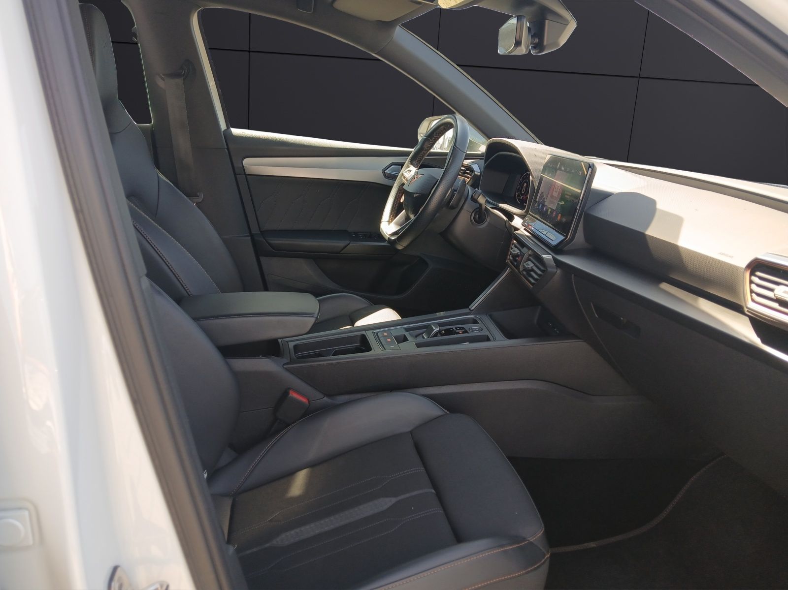 Fahrzeugabbildung CUPRA Leon Sportstourer VZ 4Drive DSG LED Navi ACC RFK
