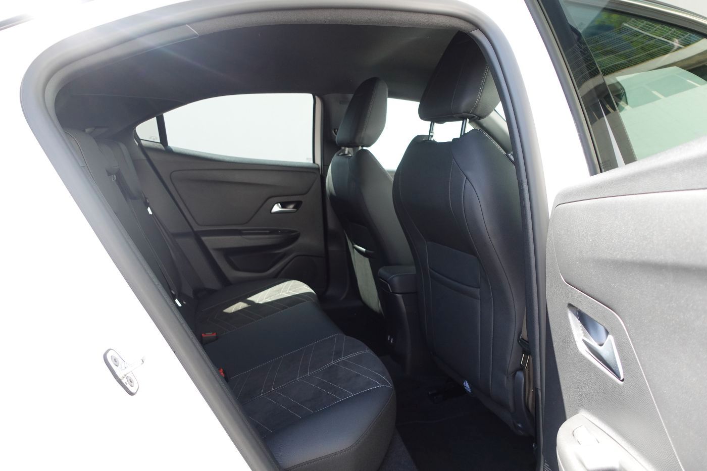 Fahrzeugabbildung Opel Mokka 1.2 Turbo Ultimate KlimaA,SHZ,ACC,Alcant.