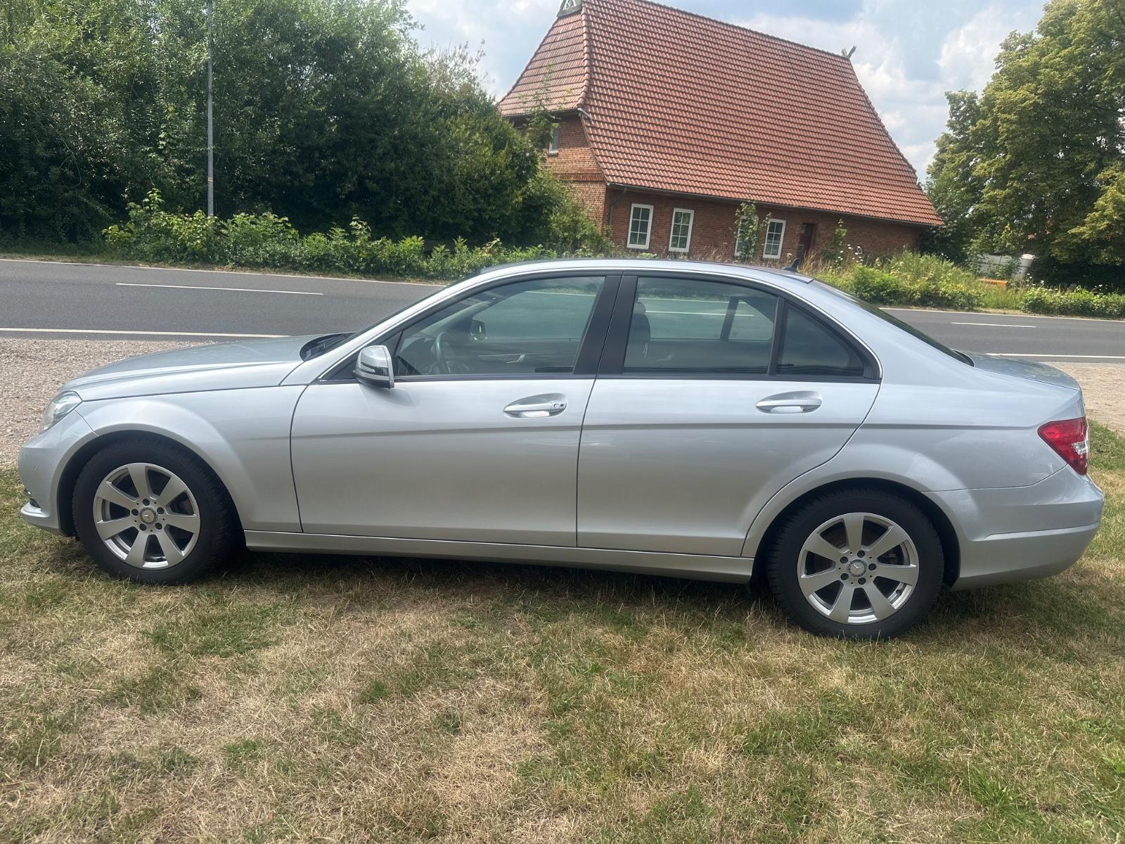 Mercedes-Benz C 180 C Limousine C 180 CGI BlueEfficiency