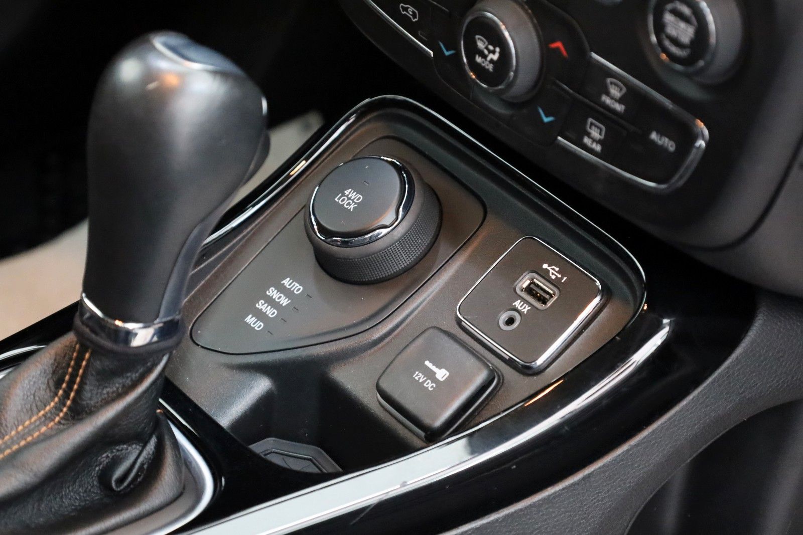 Fahrzeugabbildung Jeep Compass Limited 4WD T.Leder,Navi,LED,Apple Car.