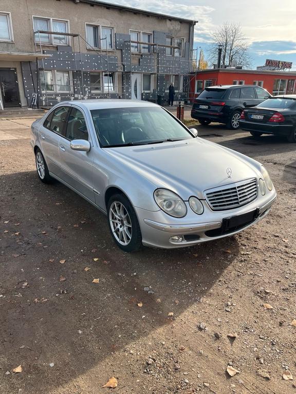 Mercedes-Benz E 220