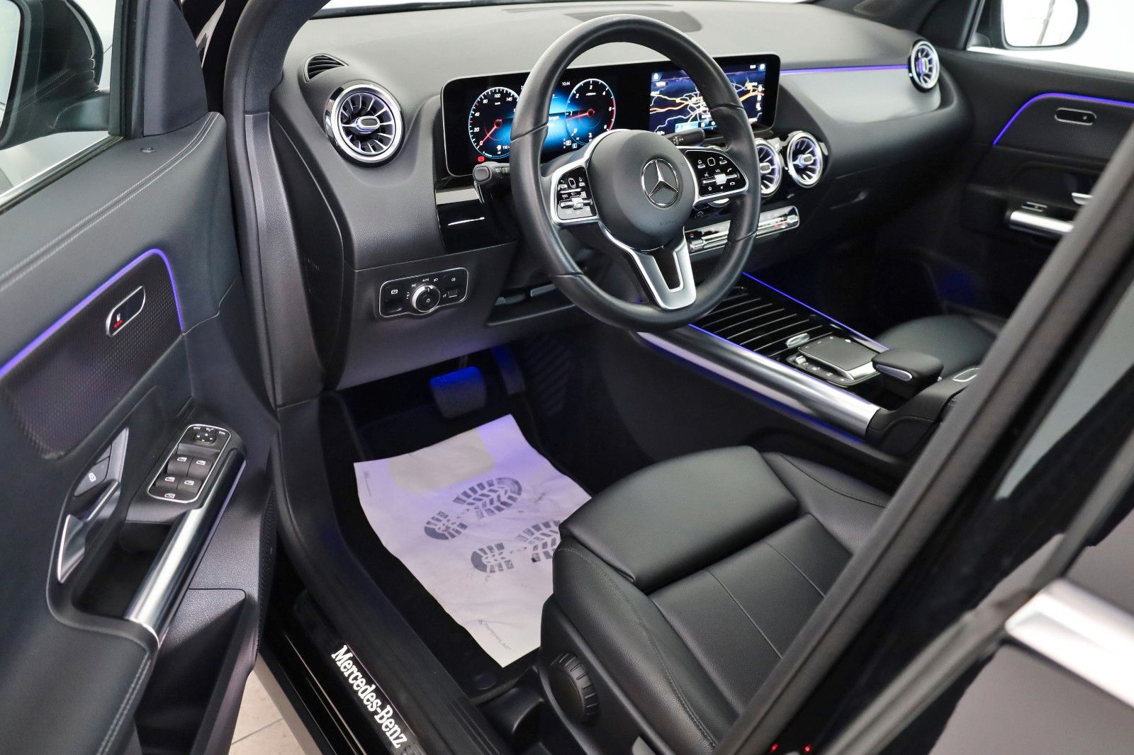 Fahrzeugabbildung Mercedes-Benz GLA 200d Leder,Navi,LED,Kamera,SH,Park-Paket