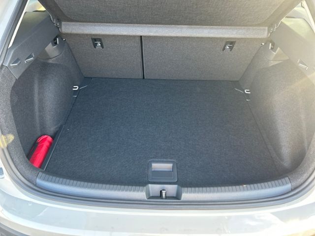 Fahrzeugabbildung Volkswagen Taigo 1,0 TSI LED-MATRIX NAVI APP CONNECT ALU PD