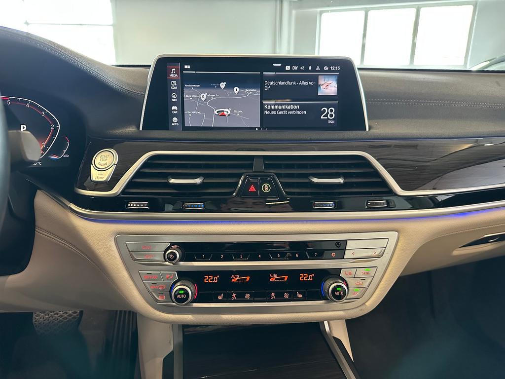 BMW 730