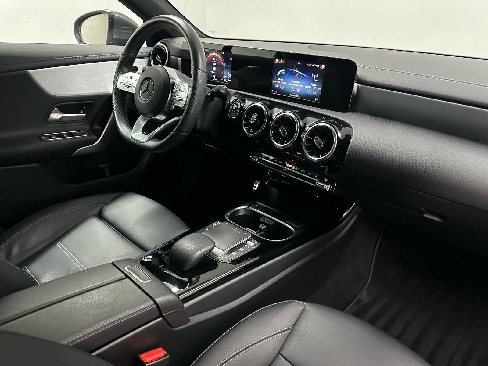 Fahrzeugabbildung Mercedes-Benz CLA 250 e ShootingBrake *AMG*EXCLSUIVE*KAMERA