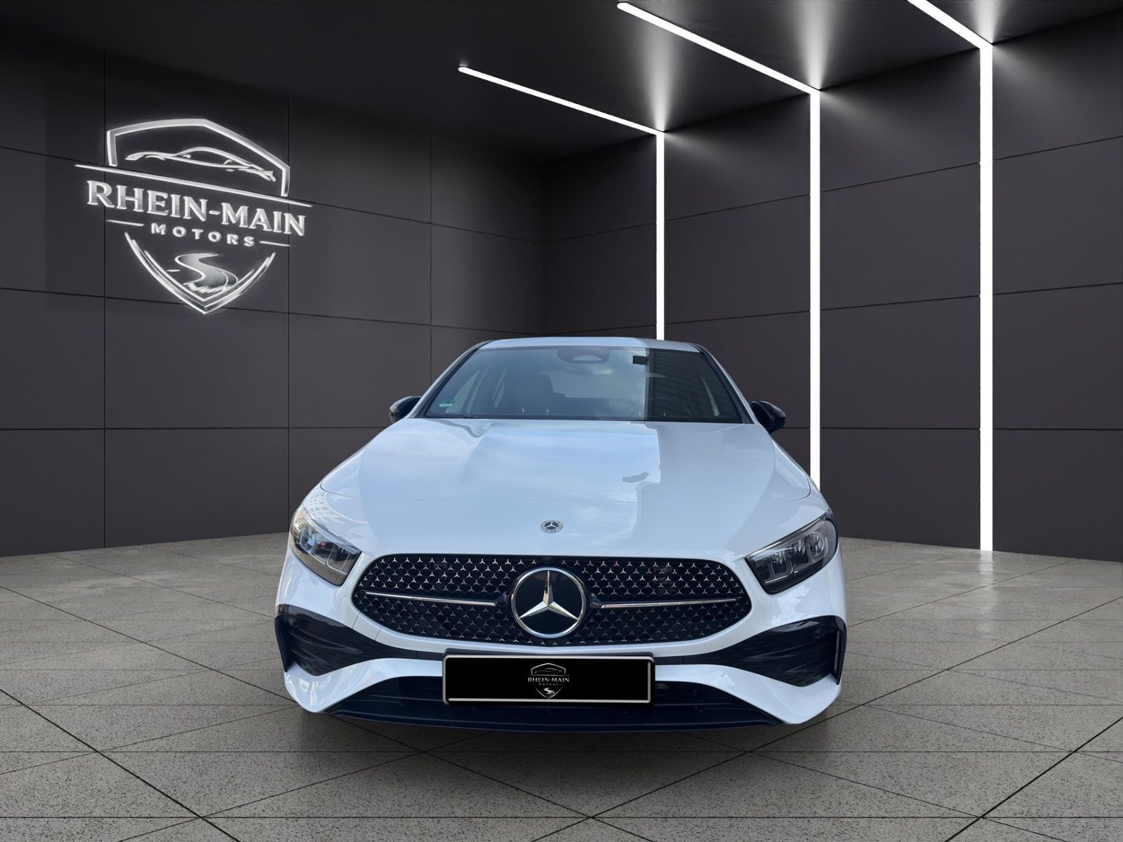 Mercedes-Benz A 200 Lim. AMG Line 12 Monate foto 2