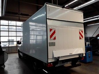 Fahrzeugabbildung Mercedes-Benz Sprinter 317 Koffer LBW 4.325 3 Sitze Navi Klima