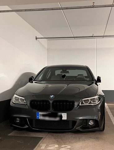 BMW !!! BMW F10 530D Mineralgrau ( No xDrive )...