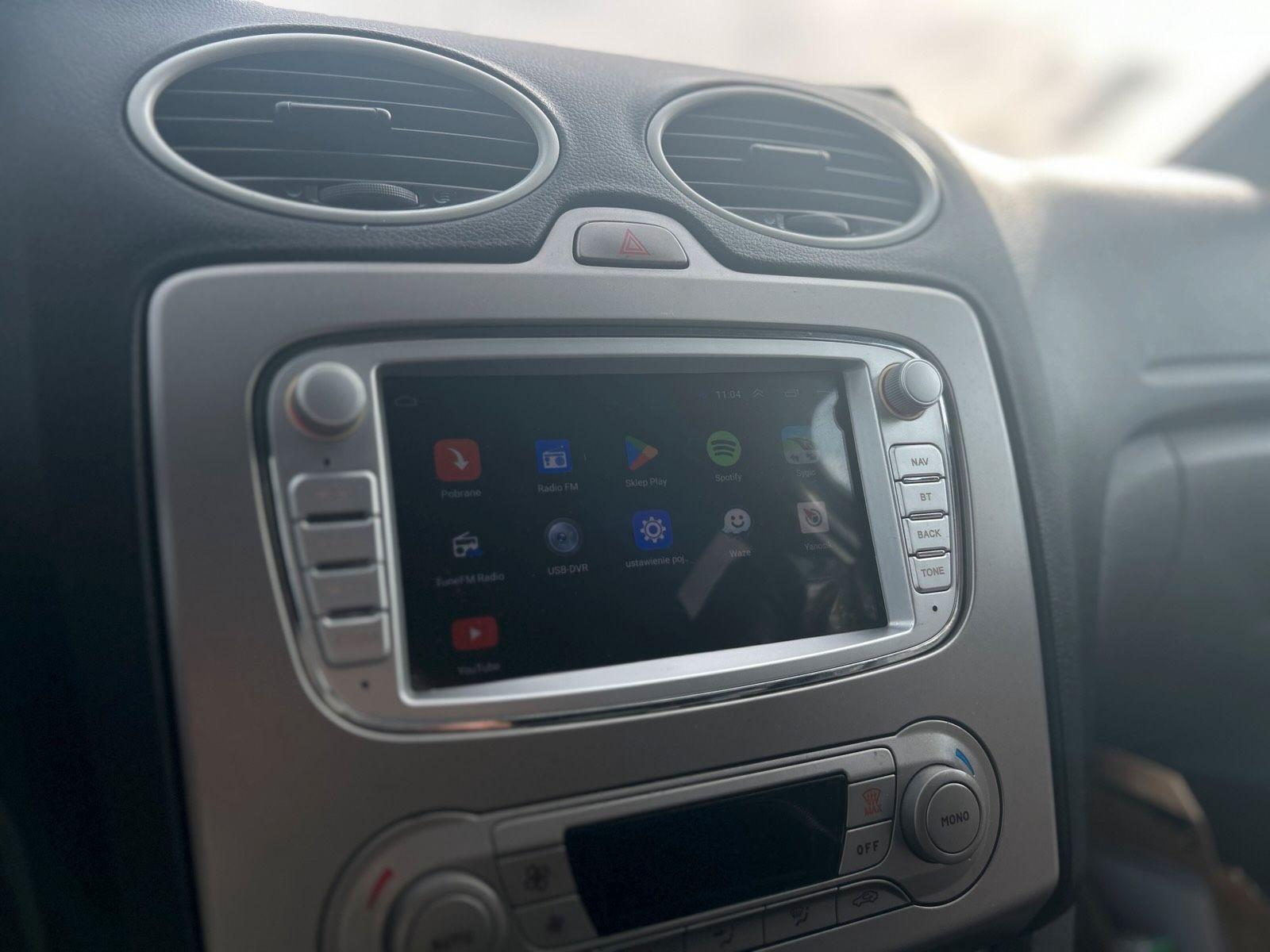 Ford Focus 2010 — photo 9