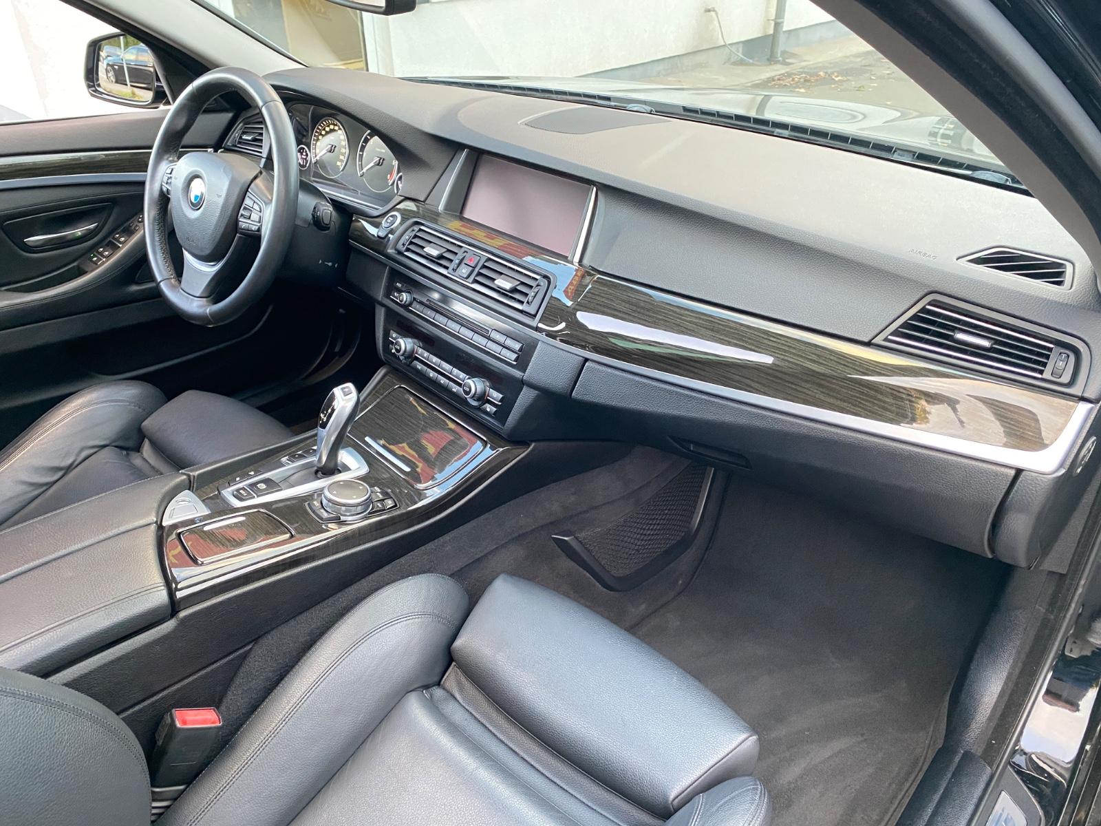 BMW 520d Automatik xDrive Touring  AHK KAMERA PANO