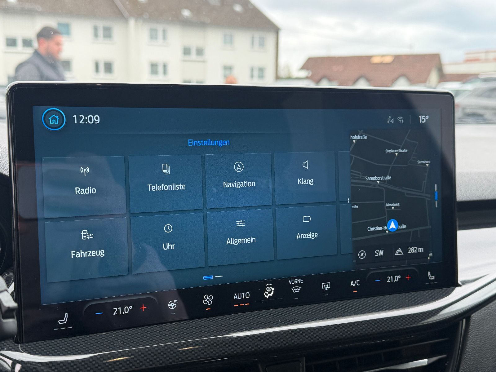Fahrzeugabbildung Ford Focus /ST-LINE/AUTOMATIK/KAMERA/NAVI/SHZ/ACC