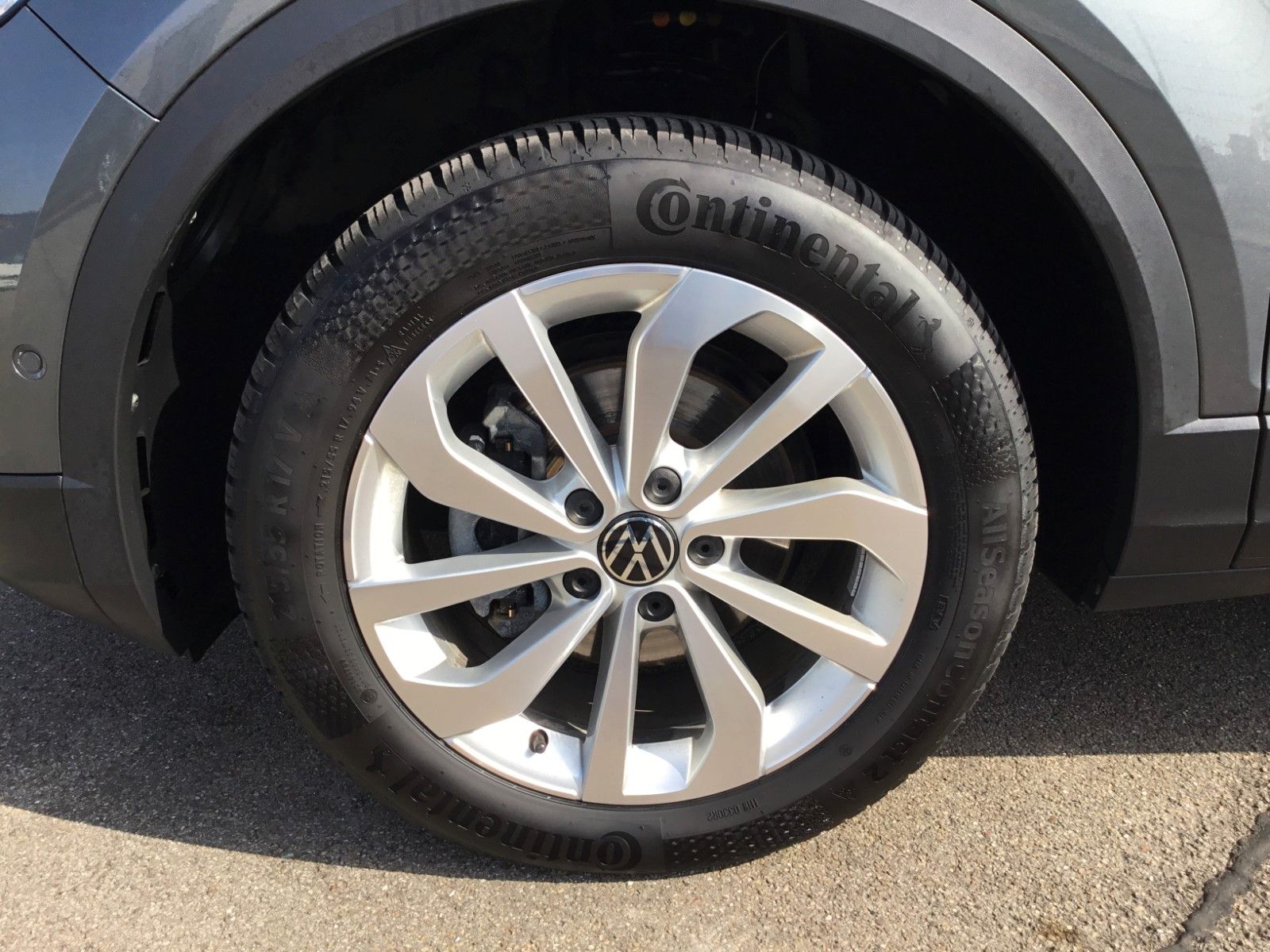 Fahrzeugabbildung Volkswagen T-Roc 1.5 TSI DSG Style+AHK+MatrixLED+ACC+Pano
