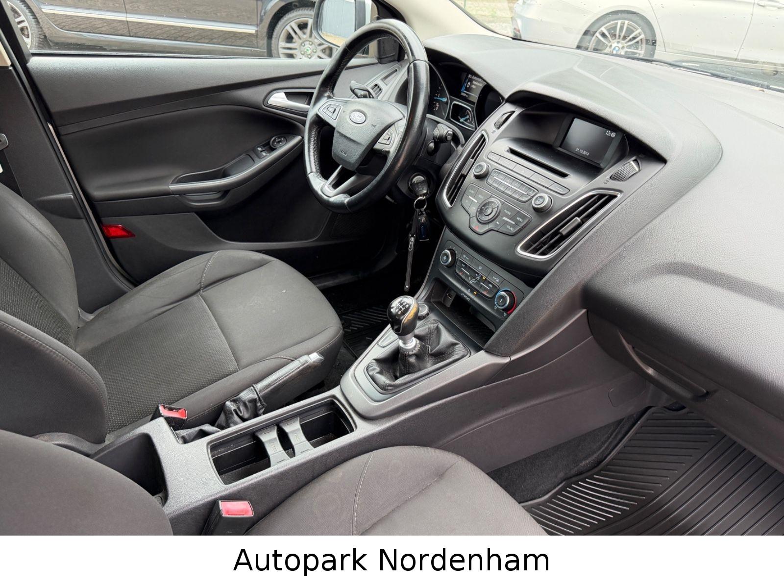 Ford Focus 2014 — photo 12