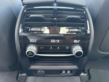 Fahrzeugabbildung BMW 520 i Limousine M Lenkrad Leder LED GSD 18"