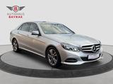 Mercedes-Benz E 220 BlueTec SPUR/SHZ/NAVI/LED/SCHIEBEDACH - Mercedes-Benz E 220 mit Diesel-Antrieb: Limousine, Klimaautomatik