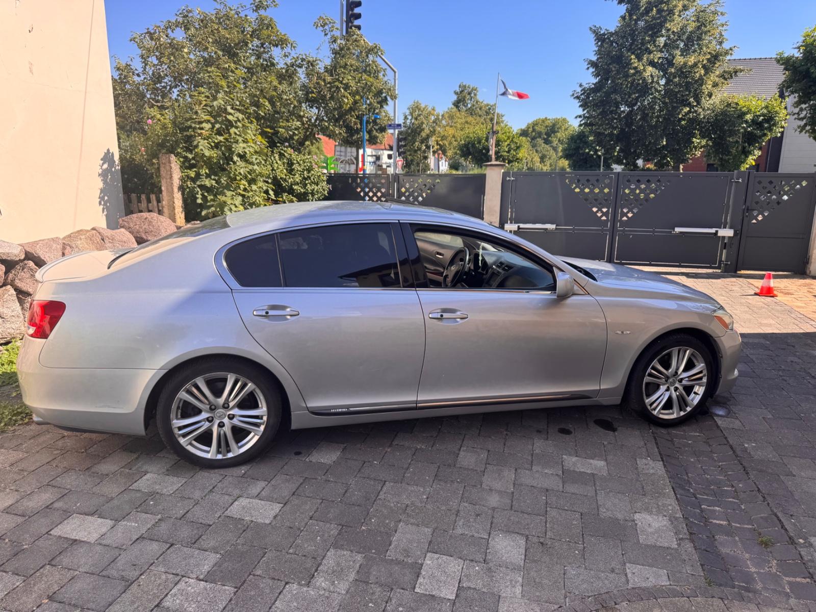 Lexus GS 450h Luxury mit einem neuen Herz 