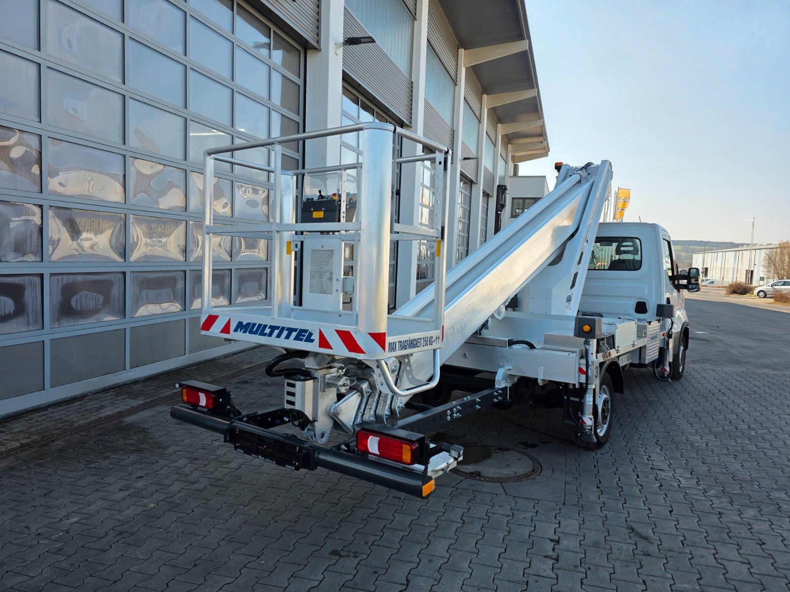 Fahrzeugabbildung Iveco Daily 35S14 *MULTITEL MTE 270*27Meter*