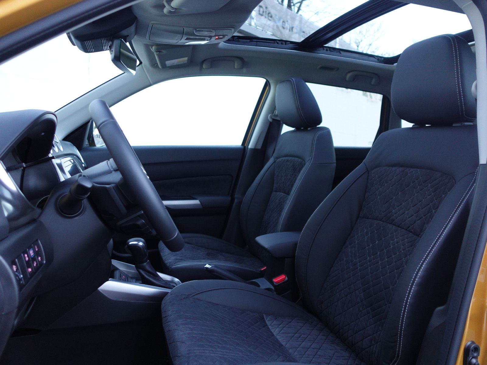 Fahrzeugabbildung Suzuki Vitara 1.5 AT AllGrip Comfort+  NAVI,Schiebedach