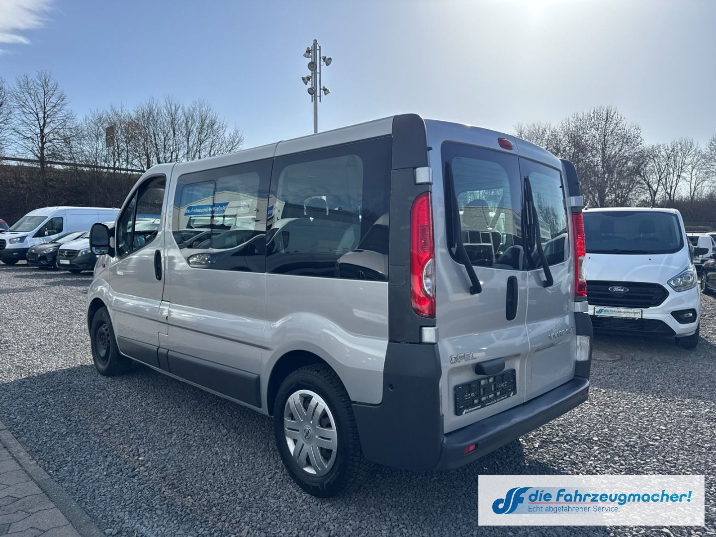 Fahrzeugabbildung Opel Vivaro Kombi L1H1 2,7t Klima *EXPORT