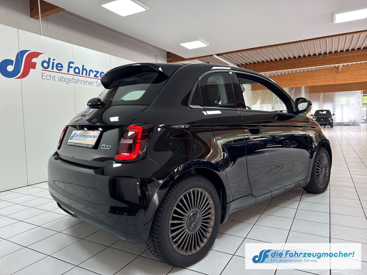Fahrzeugabbildung Fiat 500 e 3+1 Icon Navi Digitales Cockpit Memory Sit