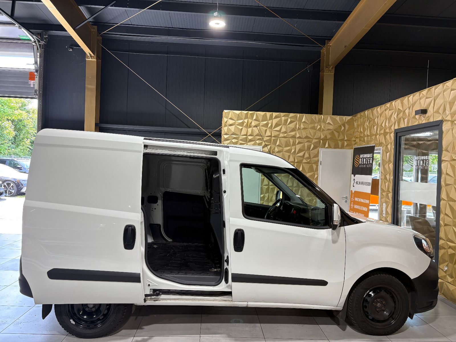 Fahrzeugabbildung Fiat Doblo SX Kasten/3-SITZ/PDC/KLIMA/TEMPOMAT