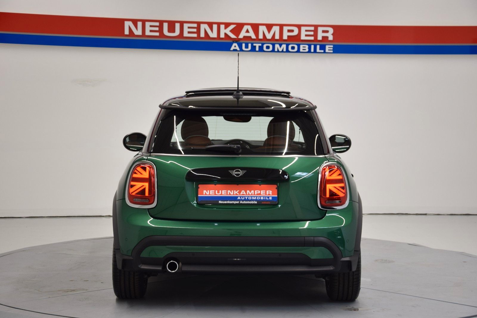 Fahrzeugabbildung MINI Cooper MiniYours Trim Special Edition Pano Leder