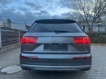 Audi Q7 - 8