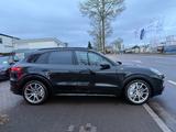 Porsche Cayenne Turbo Carbon PDCC Approved FINANZIERUNG - Porsche Cayenne mit Benzin-Antrieb: Geländewagen