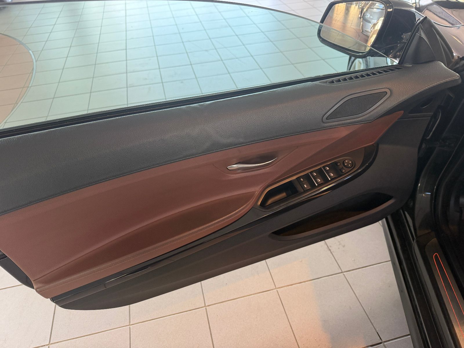 Fahrzeugabbildung BMW 640 Cabrio d xDrive/KAMERA/NAVI/MEMORY/BI-XENON